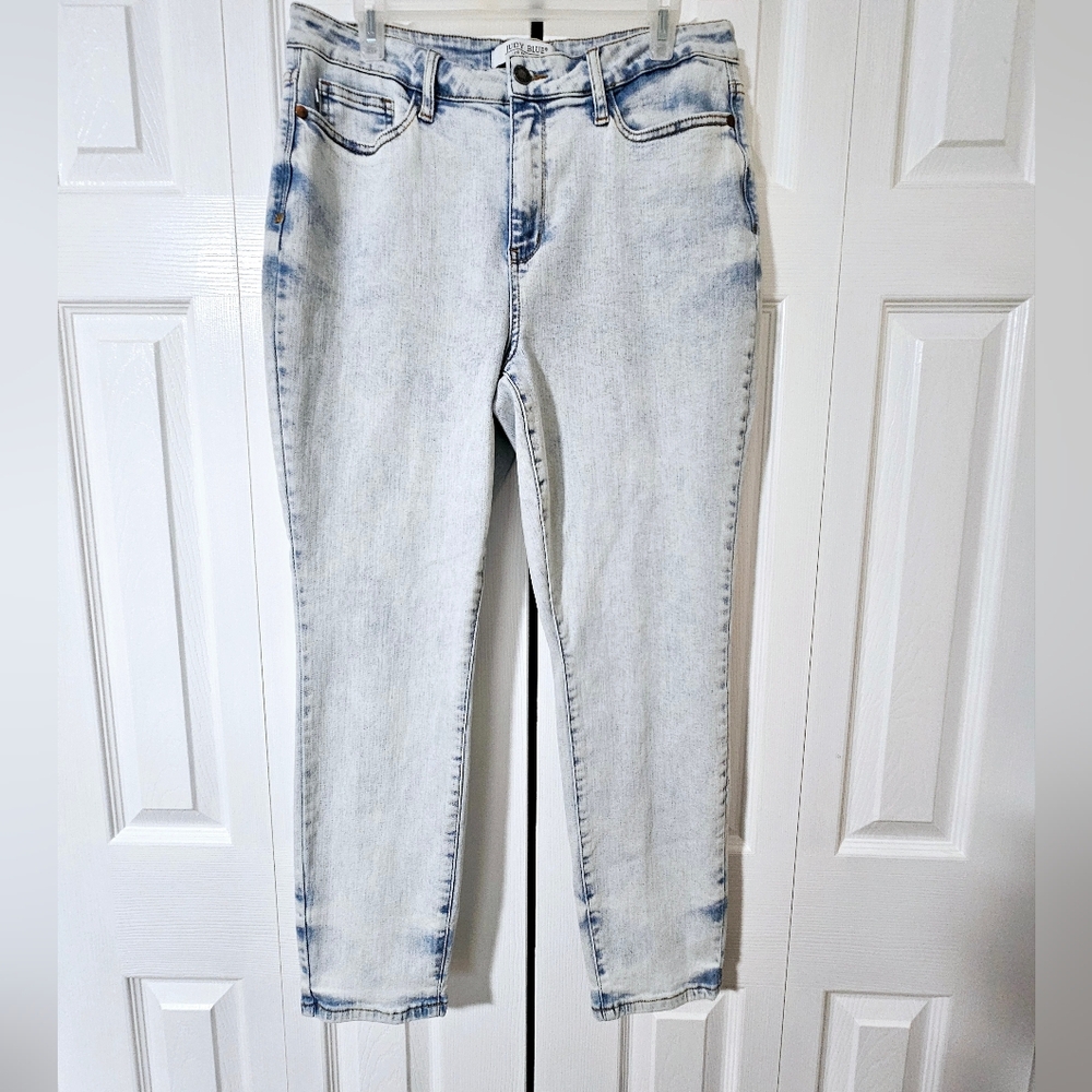 Judy Blue Light Wash Denim Jeans